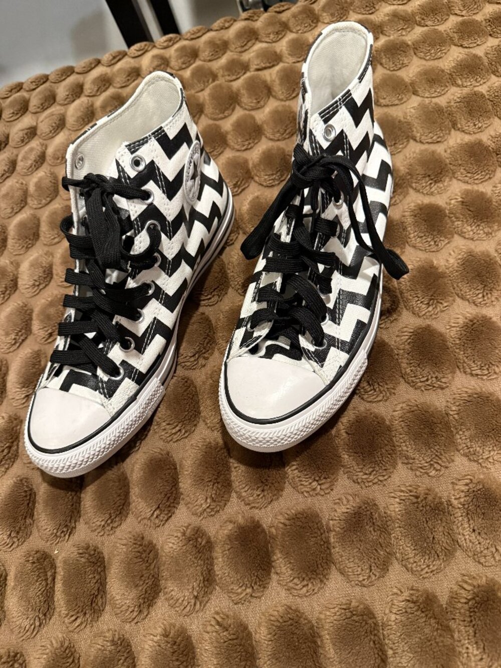 Converse brand Allstar "zig zag" design sneakers Size (11.5-12)